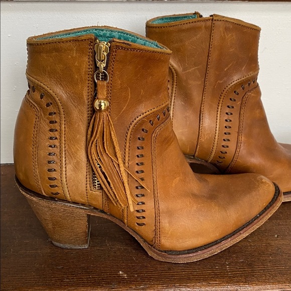 Corral Shoes - Corral Western Brown Leather Ankle Boots with Tassel Detail, Size 9 M